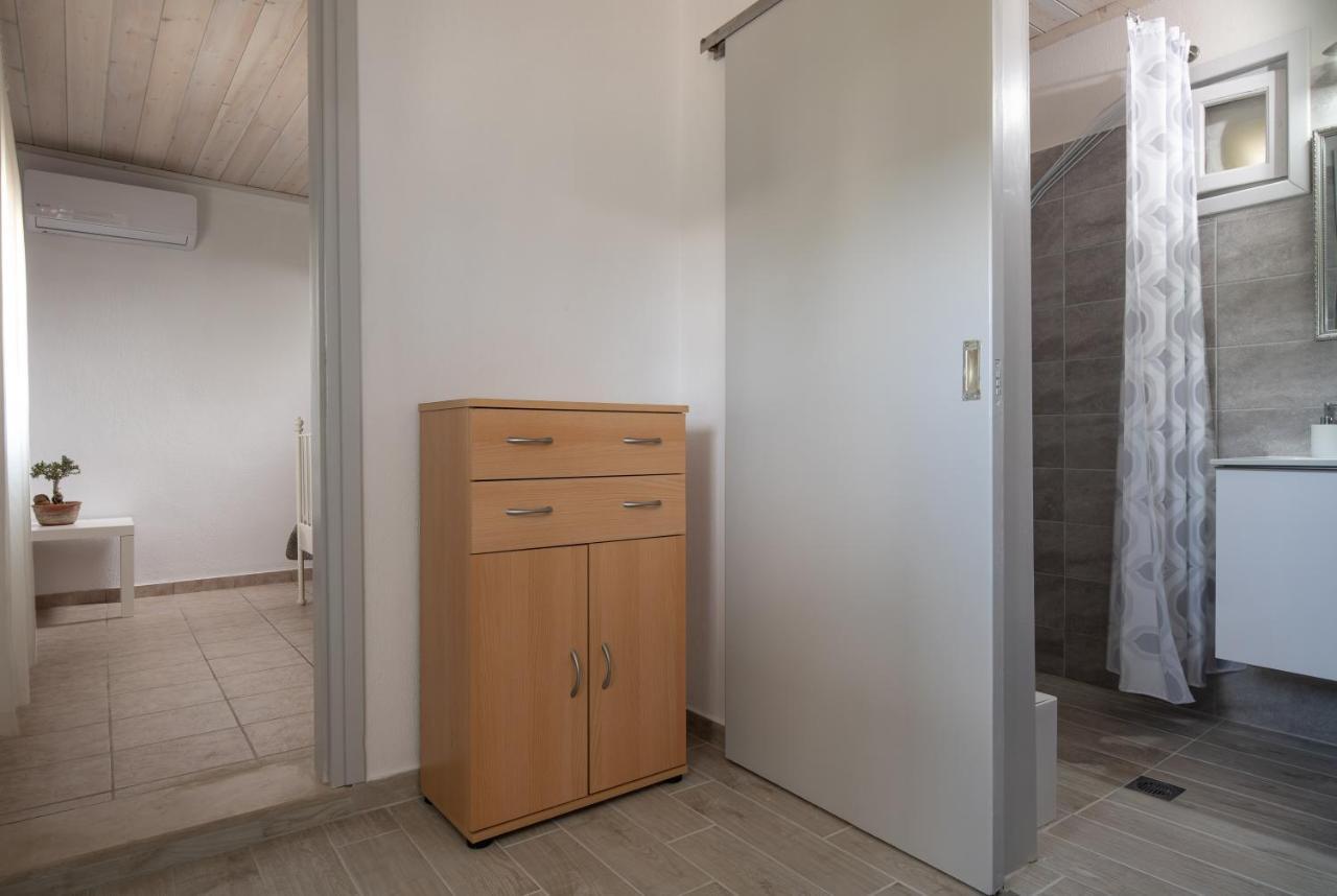 Agrikia Tis Vasilikis Apartment Ormília Екстериор снимка